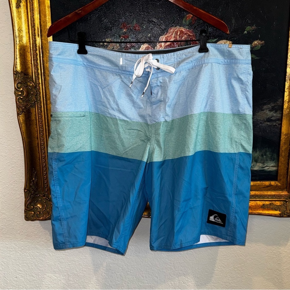Quicksilver Men’s Recycled Fabric Blue Ombre Tie Waist Board Shorts Size 40